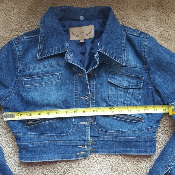 Vintage jean jacket Host Pick🥳 - Picture 4 of 8
